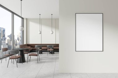 Şehir manzarasına bakan geniş pencereli modern bir kafe, duvarda reklam için boş bir poster var, 3D.