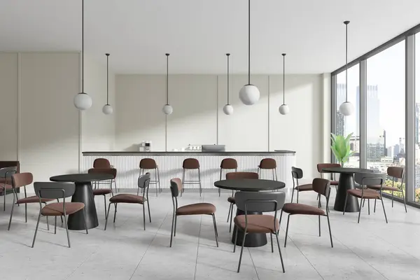 Intérieur Moderne Café Avec Tables Chaises Grandes Fenêtres Offrant Une — Photo