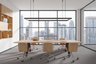 Tahta, koltuk, dizüstü bilgisayar, doküman ve kitaplarla dolu modern ofis içi. Bangkok gökdelenlerinde panoramik pencereli minimalist konferans odası. 3B görüntüleme