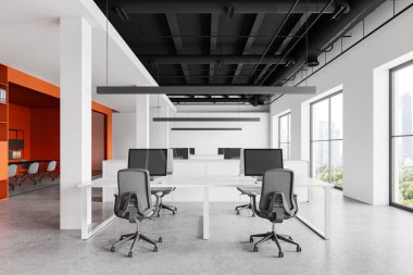 Ofisin içinde cam toplantı odası, sandalyeler, sıralarda bilgisayar, beton zemin. Bangkok gökdelenlerinde panoramik pencereli ofis alanı. 3B görüntüleme