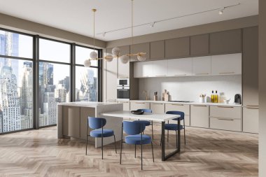 Modaya uygun bir ev mutfağı manzarası mavi sandalyeli, mutfak gereçleri olan bir bar adası. New York gökdelenlerinde panoramik pencereli bir yer. 3B görüntüleme