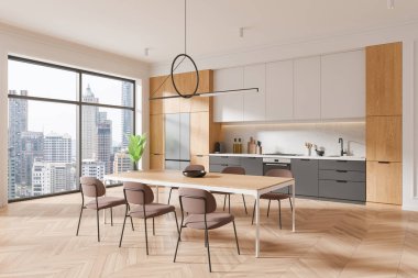 Ahşap ve beyaz ev mutfağının köşesi mutfak masası ve sandalyeler mutfak gereçleriyle dolu yemek dolabı. Bangkok gökdelenlerinin panoramik penceresi. 3B görüntüleme