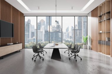 Masa ve sandalyelerle ahşap toplantı, televizyon ekranı ve büfe, dekorasyonlu raf. Bangkok gökdelenlerinde panoramik penceresi olan samimi bir konferans odası. 3B görüntüleme