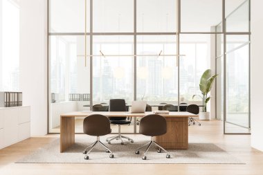 Ofis içi dizüstü bilgisayarla, cam konferans odası ve sandalyelerle birlikte çalışıyor. Bangkok gökdelenlerinde panoramik pencereli toplantı ve çalışma alanları. 3B görüntüleme