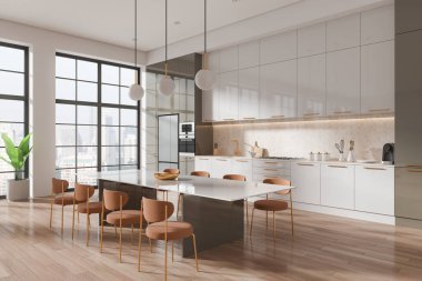 Ahşap döşemeli ve kahverengi sandalyeli modern mutfak, şehir manzaralı büyük pencereler, çağdaş tarz, parlak gün ışığı manzarası, kentsel yaşam kavramı. 3B Hazırlama