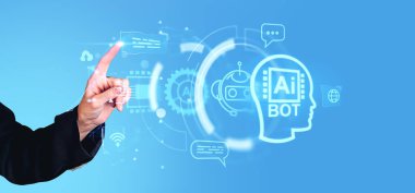 İş kadını parmağı yapay zeka ile dijital hologram hud 'a dokunuyor, sohbet botu ve bilgi işleme simgeleriyle parlayan daireler. Makine öğrenme ve programlama kavramı