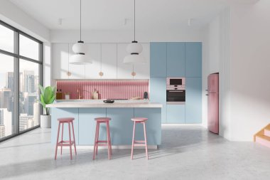 Pastel mavi ve pembe mobilyalı modern mutfak, büyük pencereler, beyaz duvarlar ve şehir manzaralı. Parlak ve minimal tasarım konsepti. 3B Hazırlama