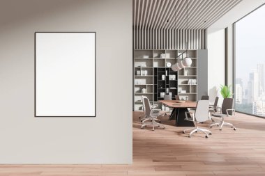 Konferans masası, koltuklar, ahşap zemin. Raflı ve klasörlü toplantı alanı, Singapur gökdelenlerinde panoramik pencere. Model uzay tuvali posteri. 3B görüntüleme