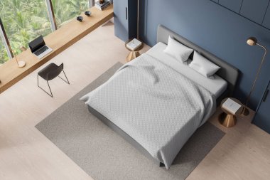 Otel odasının en üst manzarası. Yatak odası, iş yeri, sandalye ve dizüstü bilgisayar, ahşap döşeme. Konforlu dinlenme odası, tropik bölgelerde masa ve panoramik pencere. 3B görüntüleme