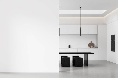 Şatafatlı ev mutfağı. Siyah yemek masası ve koltukları, beton zeminde dolap rafları. Minimalist bir dairede yemek ve yemek yapmak. Boş duvar bölmesini düzenle. 3B görüntüleme