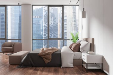 Otel odasının içinde yatak ve bank var. Koltuk da parke zeminde. Komodinli ve bitkili şık bir uyku alanı. Singapur gökdelenlerinin panoramik penceresi. 3B görüntüleme