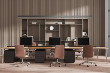 Koyu renkli iç mekan koltuklar, sıralardaki bilgisayar, parke zemin. Minimalist ofis takımı çalışma alanı ve süslemeli raf. 3B görüntüleme