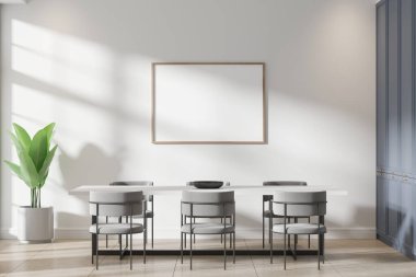 Klasik ev mutfağı. Yemek masası, sandalyeler, beton zemin. Minimalist mobilyalar ve bitkilerle yer kaplamak. Beyaz duvardaki tuval posterini taklit et. 3B görüntüleme