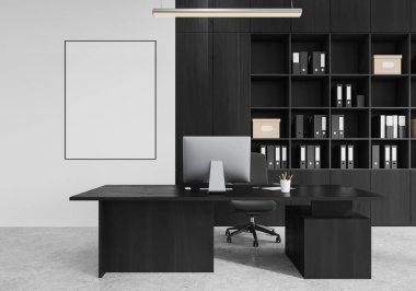 Siyah ve beyaz ofis içi masa ve bilgisayar, aydınlık beton zemin. Teknolojili Ceo işyeri ve dokümanlı raf. Model uzay tuvali posteri. 3B görüntüleme