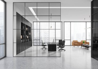Beyaz cam ofis iç ceo masası bilgisayar ve sandalyeli, klasörlü raf. Yumuşak koltuklu dinlenme yeri. Singapur gökdelenlerinin panoramik penceresi. 3B görüntüleme