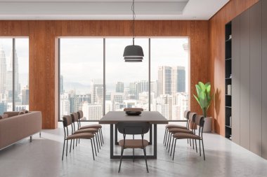 Yemek masası, sandalye ve parlak beton zemini olan şık bir oturma odası. Süslü kanepe ve raf. Kuala Lumpur gökdelenlerinin panoramik penceresi. 3B görüntüleme