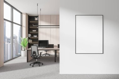 Bilgisayarların olduğu modern çalışma odası masaları, halıların olduğu yerler. Raflı iş yeri, gökdelenlerde panoramik pencere. Bölümdeki tuval posterini taklit et. 3B görüntüleme