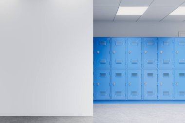 Soldaki beyaz duvar ve sağdaki mavi dolaplar okul koridorunda. 3 boyutlu görüntüleme. Model veya şablon kavramları için ideal