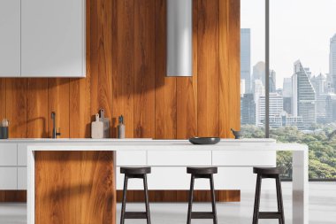 Beyaz ve ahşap ev mutfağı, bar adası ve sandalyeler. Mutfak gereçleri, lavabo ve kapüşonlu fırın. Bangkok gökdelenlerinin panoramik penceresi. 3B görüntüleme