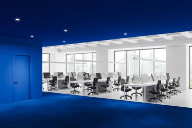 Mavi ve beyaz ofis manzarası, koltuklar ve bilgisayarlarla dolu. Giriş kapısı olan minimalist ofis çalışma alanı. Bangkok gökdelenlerinin panoramik penceresi. 3B görüntüleme
