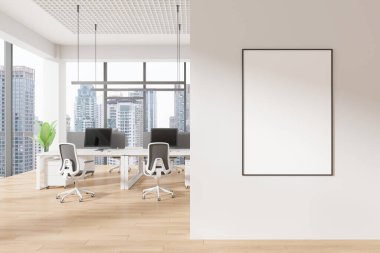 Modern ofis içi, duvarında boş bir poster çerçevesi, ahşap zemin, büyük pencereler, şehir manzarası, beyaz duvarlar, ofis tasarımı konsepti, 3D tasarım.