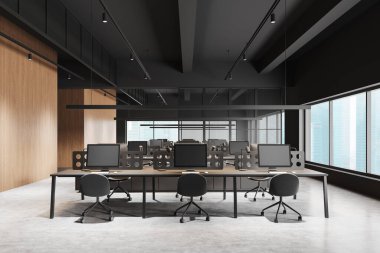 Ofis içi bilgisayarlarla dolu, bölmeli masalar, beton zemin. Sıraya dizilmiş koltukları olan rahat bir çalışma alanı. Singapur gökdelenlerinin panoramik penceresi. 3B görüntüleme