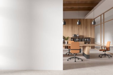 Beyaz ofis içinde tahta ve deri koltuklar, beton zemin üzerinde belgeler olan raflar. Beton zeminde iş mobilyalarıyla toplantı odası. Boş duvar bölmesini düzenle. 3B görüntüleme