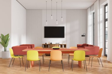 Renkli oturma odasının içinde yemek masası ve sandalyeler, televizyon ekranı ve kitaplığı olan dinlenme alanı. Kuala Lumpur gökdelenlerinin panoramik penceresi. 3B görüntüleme