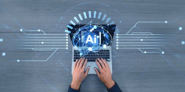 Dizüstü bilgisayarda el yazısı, üst görünüm. Bağlı dijital hatlar ve tarama sistemiyle parlayan yapay zeka gövdesi. Yapay zeka ve teknoloji kavramı