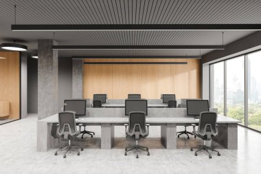 Koyu ve ahşap ofis içi koltuklar ve dizili bilgisayarlar bölmeli taş masalar. Sütunları olan endüstriyel çalışma alanı. Bangkok gökdelenlerinin panoramik penceresi. 3B görüntüleme