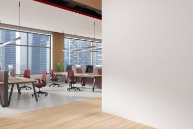 Samimi ofis içi görünümü ve sıralardaki bilgisayarlarla. Singapur gökdelenlerinde panoramik pencereli beyaz çalışma alanı. Boş duvar bölmesini düzenle. 3B görüntüleme