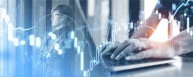 Dijital grafik kaplamalı bir bilgisayarda borsa verilerini analiz eden bir finans uzmanı. Finansal konseptin arka planı