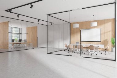 Ofis içi cam konferans salonunun köşesi ve bilgisayarlarla işbirliği. Sandalyeler, dizüstü bilgisayarlar ve projeksiyon ekranı. Gökdelenlerin panoramik penceresi. 3B görüntüleme