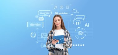 Tablet kullanan gülümseyen kadın, yapay zeka hologramı, sanal yardım ve farklı yaratıcı servisler. Sohbet robotu ve parlayan göstergeler. Makine öğrenme, sanat ve teknoloji kavramı