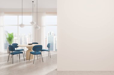 Açık renkli oturma odası, yuvarlak yemek masası ve mavi sandalyeler. Bitkilerle yemek ya da buluşma yeri, gökdelenlerin panoramik penceresi. Boş duvar bölmesini düzenle. 3B görüntüleme