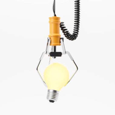 Sarmal kabloyla sarmalanmış mekanik bir pençe tarafından tutulan sarı bir ampul, temiz beyaz bir arkaplan üzerine kurulmuş. Yenilik ve fikir kavramı. 3B Hazırlama