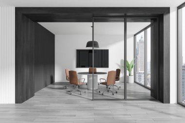 Yuvarlak tahta ve koltuklu siyah beyaz konferans salonu, duvarda televizyon ekranı. Bangkok gökdelenlerinde panoramik pencereli iş cam toplantı alanı. 3B görüntüleme