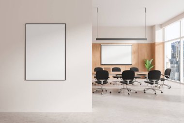 Tahta döşeme ve sandalyelerle toplantı, projeksiyon ekranlı konferans odası. Tuvalin maketi posteri. New York gökdelenlerinin panoramik penceresi. 3B görüntüleme