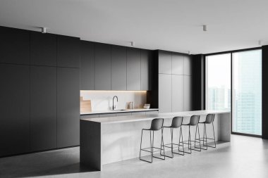 Long Stone Bar Adası ve sandalyeleri olan karanlık ev mutfağının köşesi. Mutfak gereçleri ve lavabo ile yemek dolabı. Gökdelenlerin panoramik penceresi. 3B görüntüleme