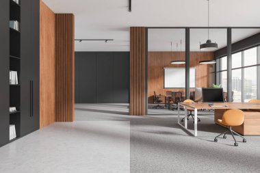 İş birliği ve buluşma bölgesiyle ahşap işi. Sıralardaki bilgisayar ve koltuklar, dekorasyonlu raf. Kuala Lumpur gökdelenlerinin panoramik penceresi. 3B görüntüleme