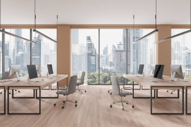 Şık çalışma istasyonları, geniş pencereler ve şehir manzaralı bir ofis. Minimalist tasarım ve doğal ışık. 3B Hazırlama