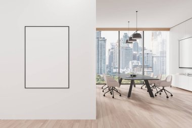 Beyaz toplantı masası ve sandalyelerle, projeksiyon ekranlı konferans odası. Bölümde bir tuval posteri var. Bangkok gökdelenlerinin panoramik penceresi. 3B görüntüleme