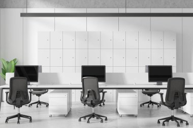 Beyaz masalarda siyah sandalyeler ve bilgisayarlar olan modern bir ofis. Minimalist tasarım, beton duvar ve arka planda beyaz dolaplar. 3B Hazırlama
