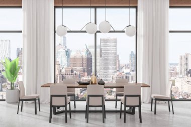 Ahşap yemek masası, sandalyeler ve beton zemin olan şık bir oturma odası. Bitkilerle yemek yemek ya da buluşma yeri. New York gökdelenlerinin panoramik penceresi. 3B görüntüleme