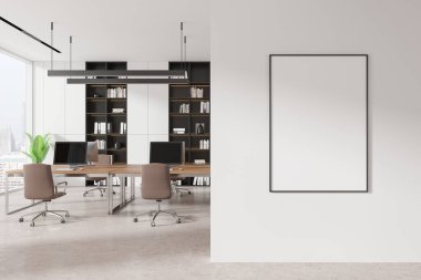 Modern bir ofiste masaları, sandalyeleri ve rafları olan boş çerçeveli bir poster. Minimalist tasarım. 3B Hazırlama