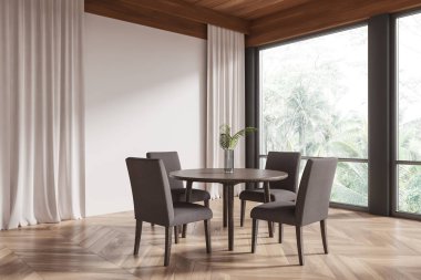 Yuvarlak ahşap bir masası ve dört gri sandalyesi olan modern bir yemek odası. Büyük pencereler ve ahşap döşemeler, minimalist iç dizayn konsepti. 3B Hazırlama