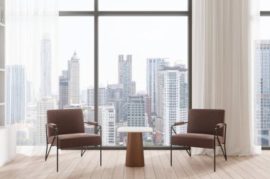İki sandalyesi ve masası olan rahat modern bir salon, ahşap zemin, şehir manzaralı geniş bir pencere. Zarif ev iç tasarımı. 3B Hazırlama