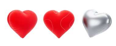 Üç kalp şeklinde balon, ikisi beyaz çizgili, biri metalik gümüş desenli, beyaz arkaplanda izole edilmiş. Aşk ve kutlama kavramı. 3B Hazırlama