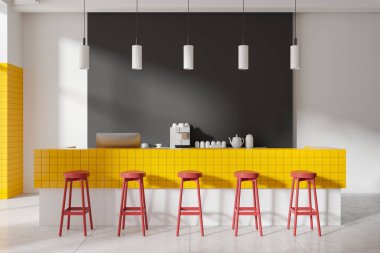 Sarı fayanslı yüzeyi olan modern bir kafe tezgahı, dört kırmızı tabure ve minimalist tasarımı olan kahve ekipmanları. Tarafsız arka plan, çağdaş ticari konsept. 3B Hazırlama.