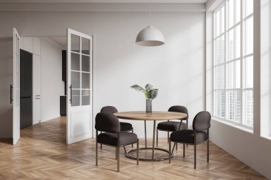 Yuvarlak ahşap bir masası, siyah sandalyeleri ve parlak, modern bir iç mekanda geniş pencereleri olan minimalist yemek odası. 3B Hazırlama